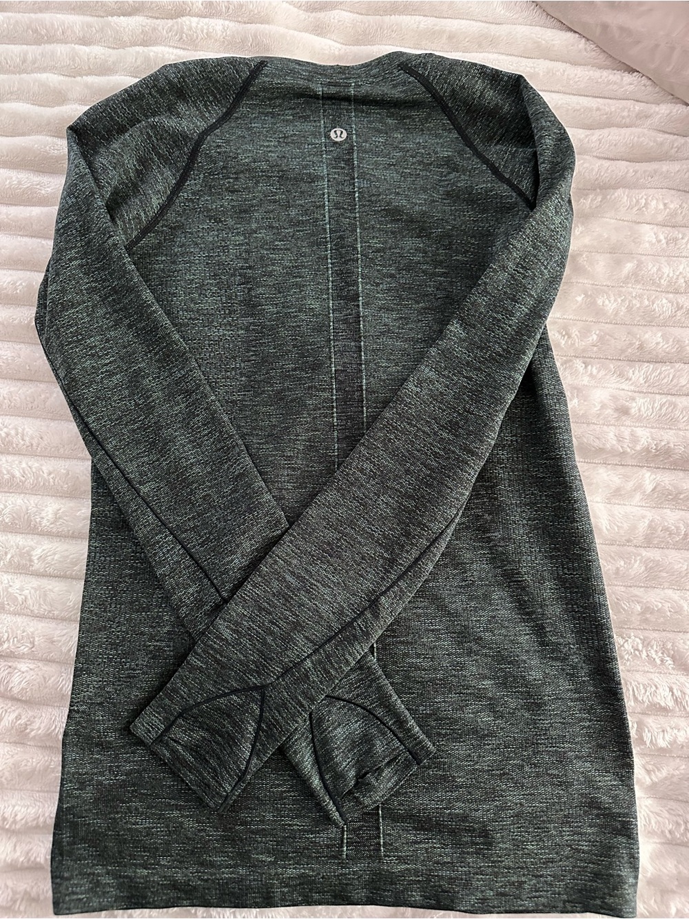 lululemon athletica Long Sleeve Tee in Heathered Dark Gray